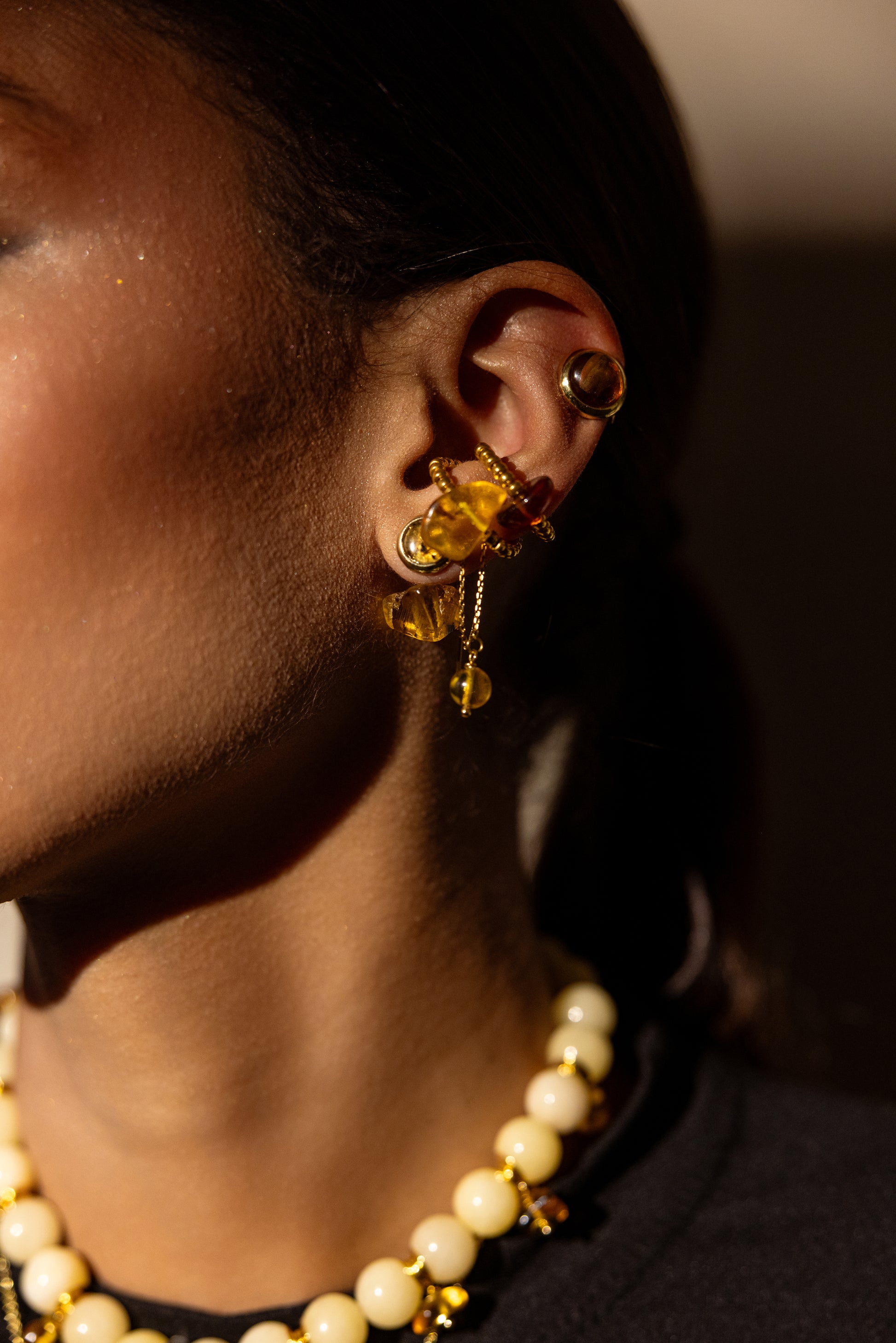 EARCUFF SENCILLO AMBAR