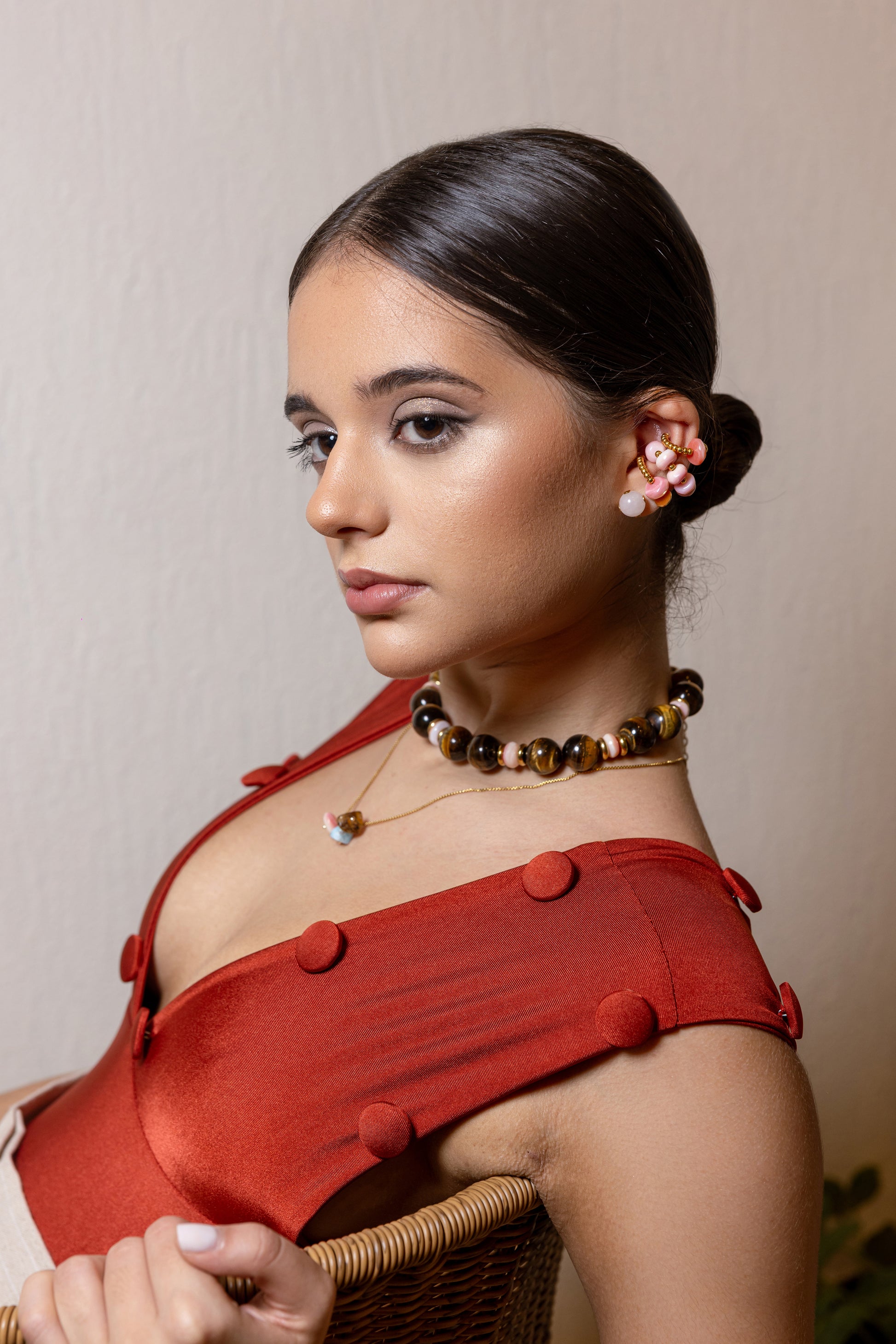 COLLAR CONCHA DE LAMBI Y OJO DE TIGRE