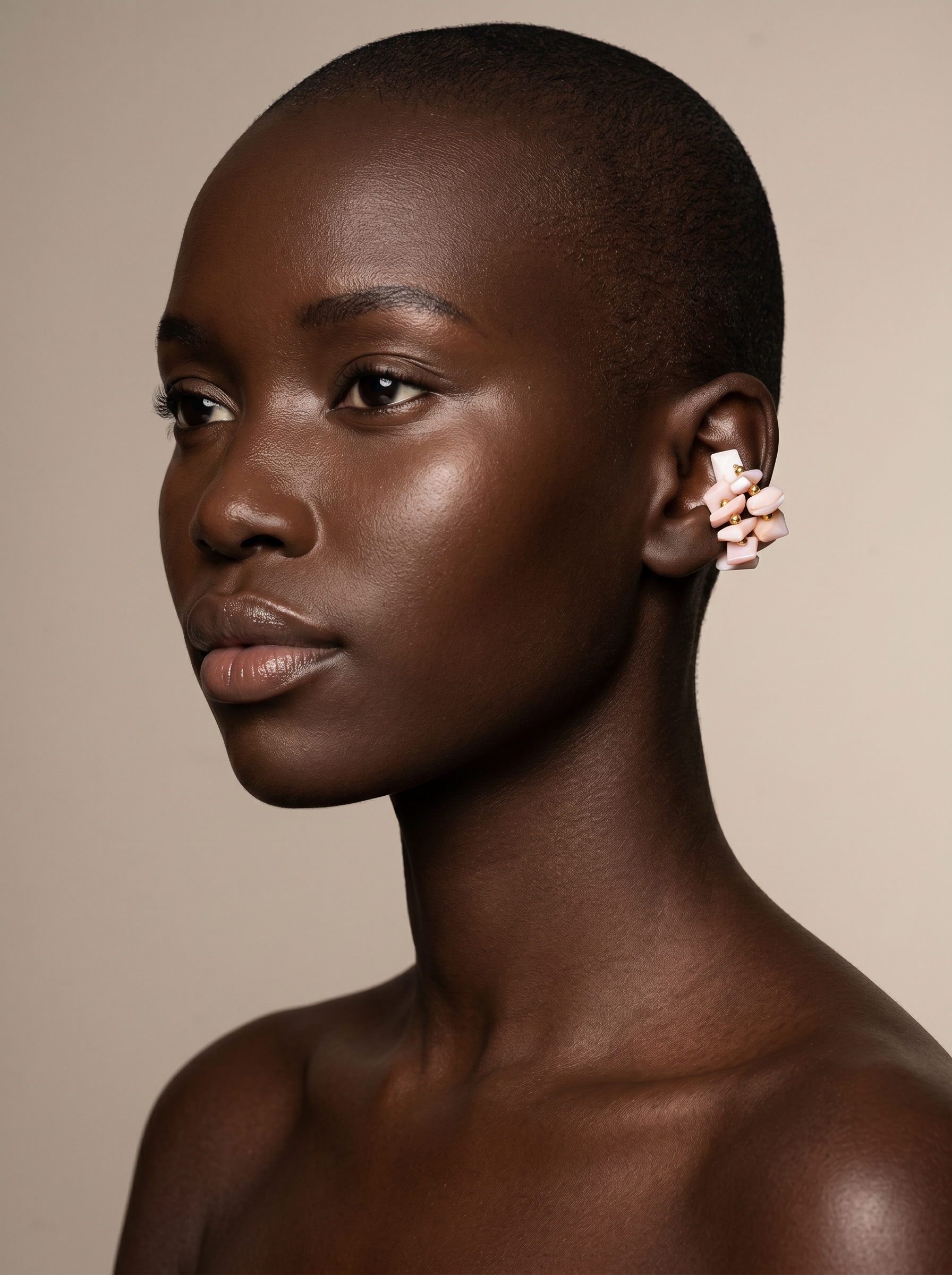 EARCUFF DE CONCHA DE LAMBI